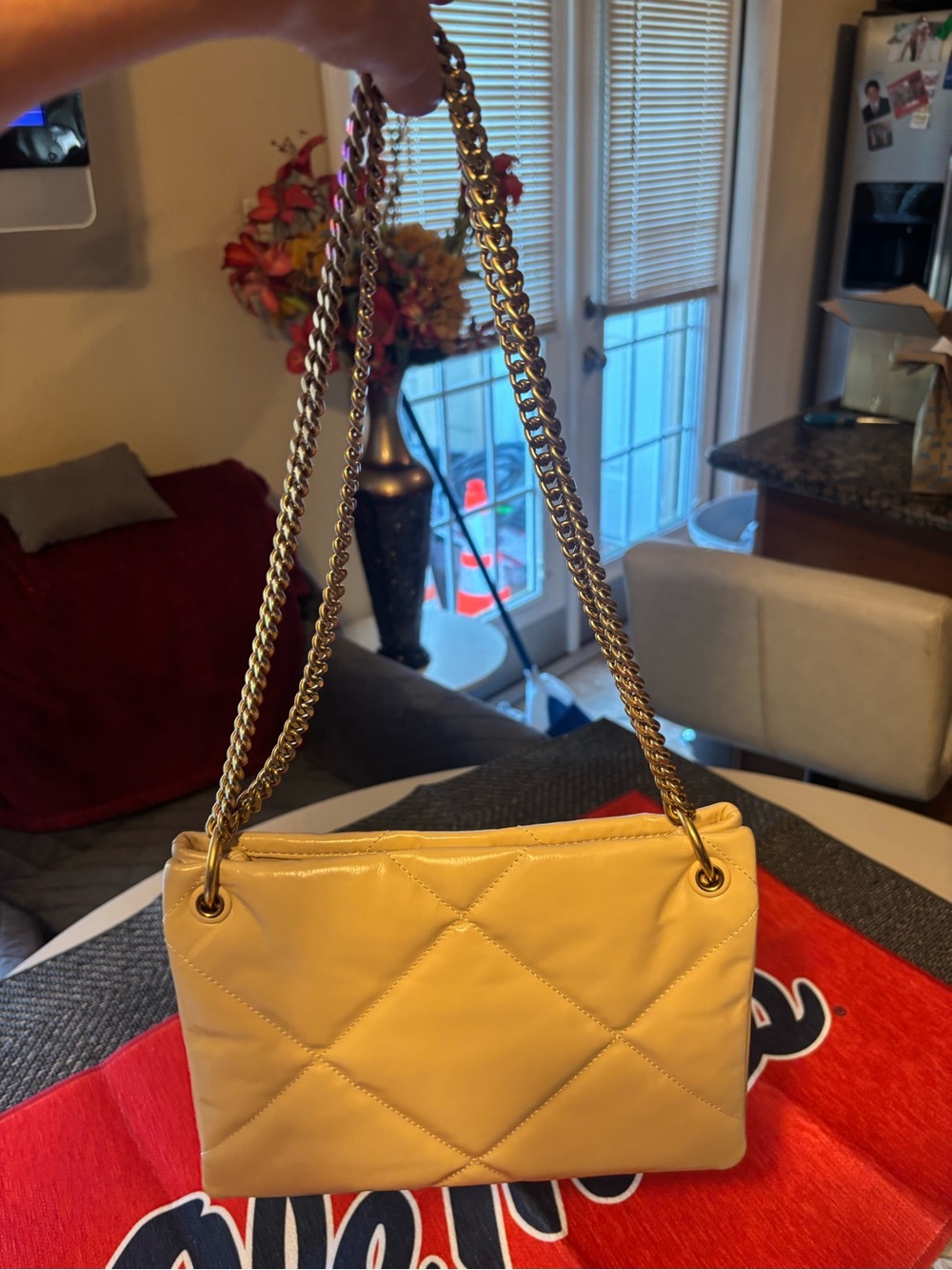 Tory Burch Kira Quilted Cream Shoulder Bag with Gold Chain - Picture 7 of 14